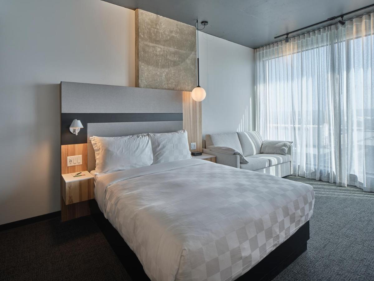 Alt Hotel Calgary University District מראה חיצוני תמונה